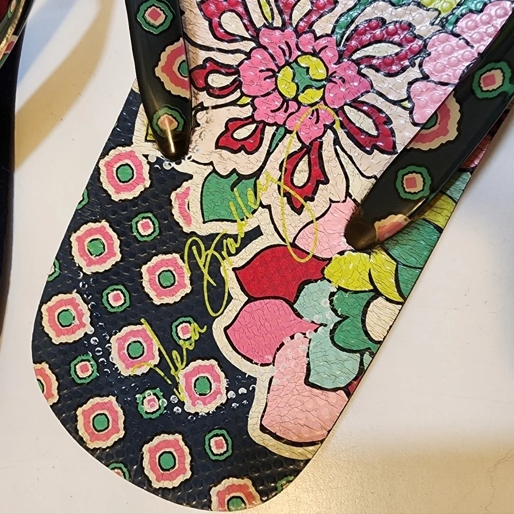 Vera Bradley Floral Rubber Flipflops suze 7-8